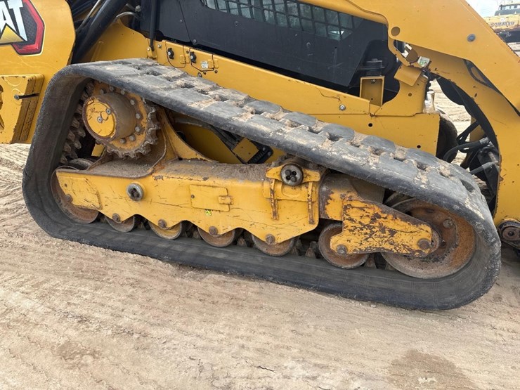 2022-caterpillar-299d3-image-13