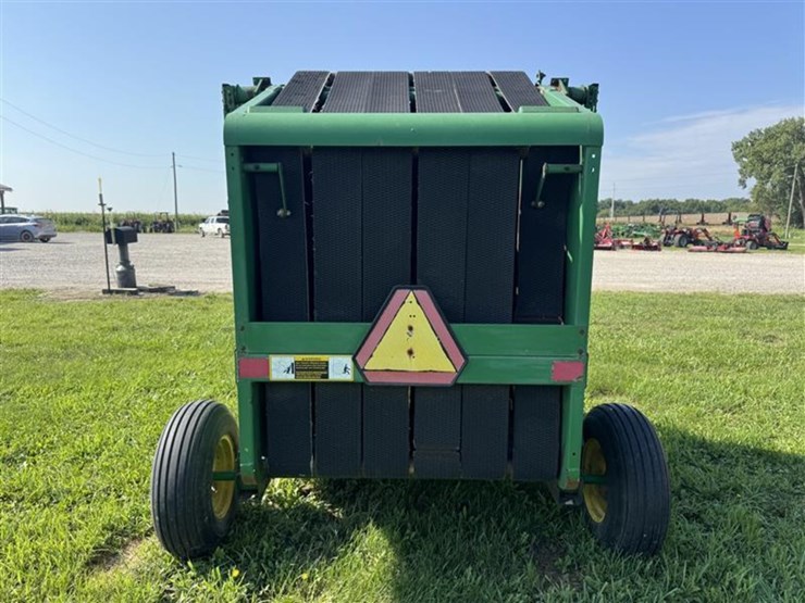 1990-john-deere-335-image-6