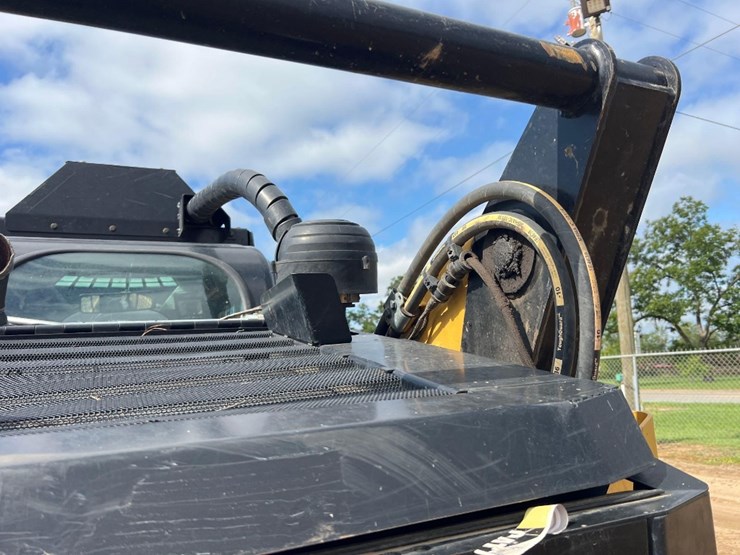 2023-caterpillar-299d3-xe-image-23