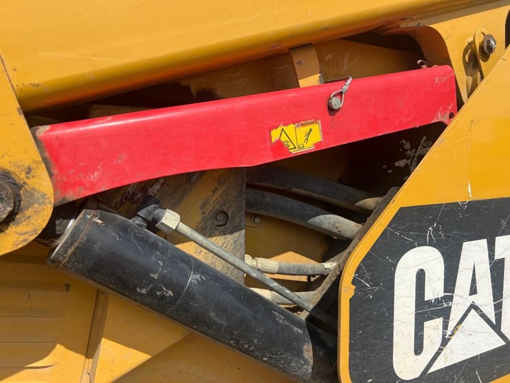 2015-caterpillar-299d-xhp-image-12
