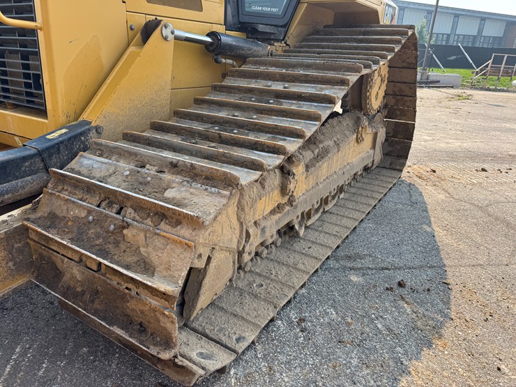 2017-caterpillar-d6n-lgp-image-34