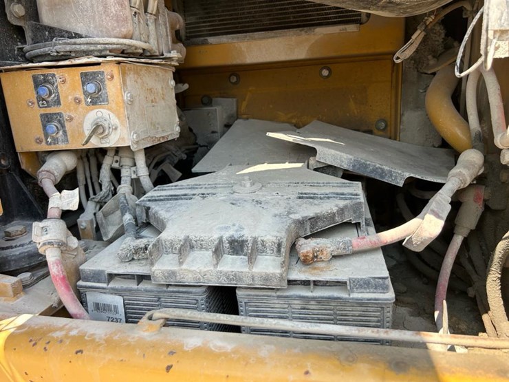 2011-caterpillar-329dl-image-45