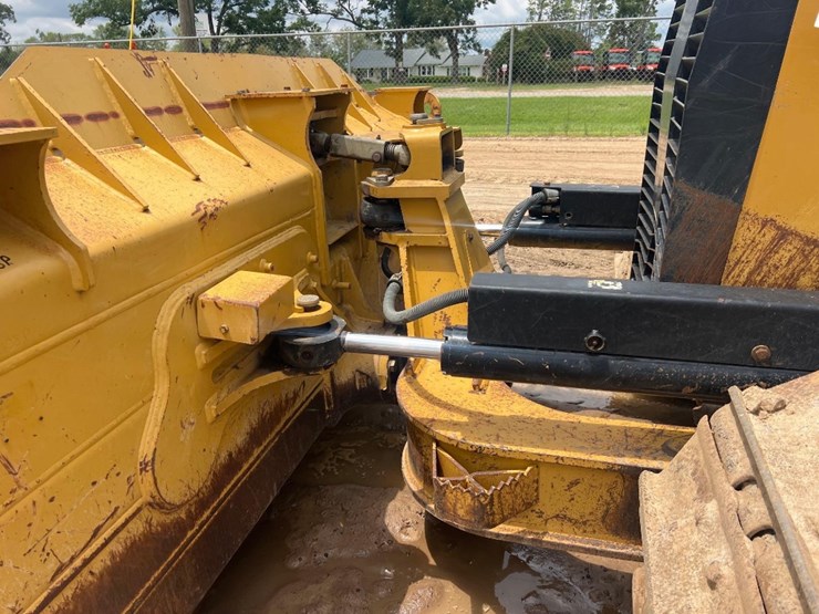 2015-caterpillar-d6k2-xl-image-10