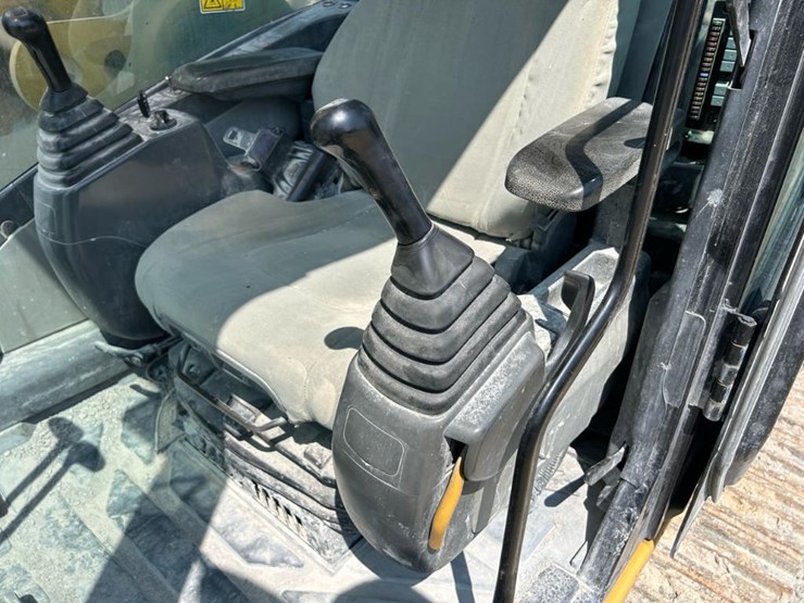 2011-caterpillar-329dl-image-39