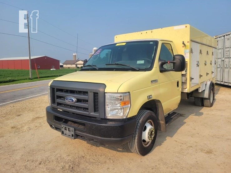 2018-ford-e450-image-2