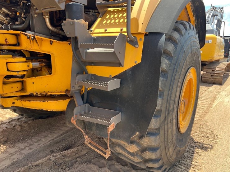 2012-volvo-a40f-image-16