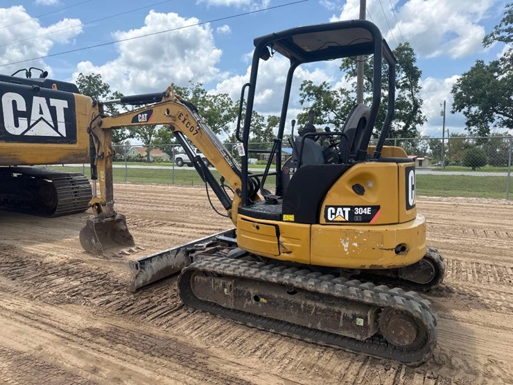 2014-caterpillar-304e-cr-image-8