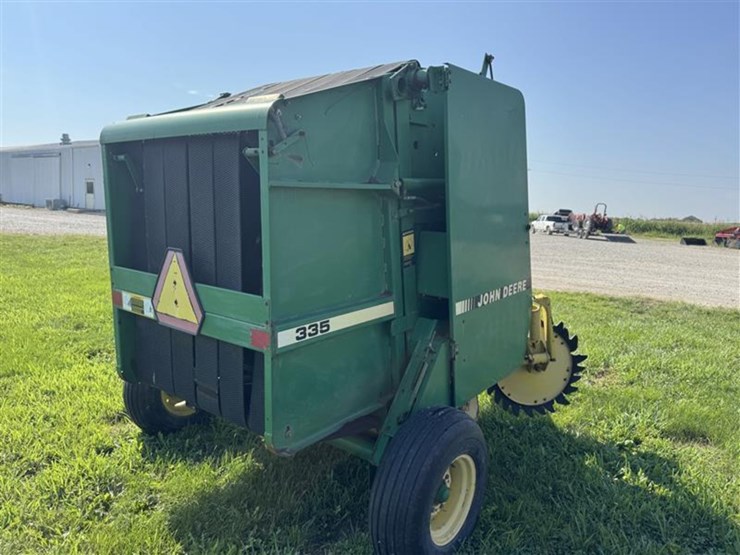 1990-john-deere-335-image-7