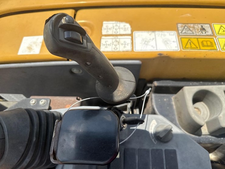 2014-caterpillar-304e-cr-image-31