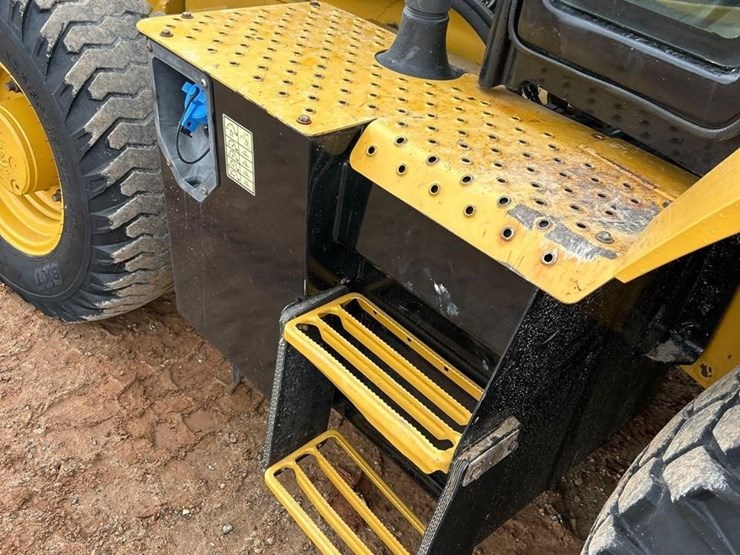 2018-caterpillar-420f2-it-image-35