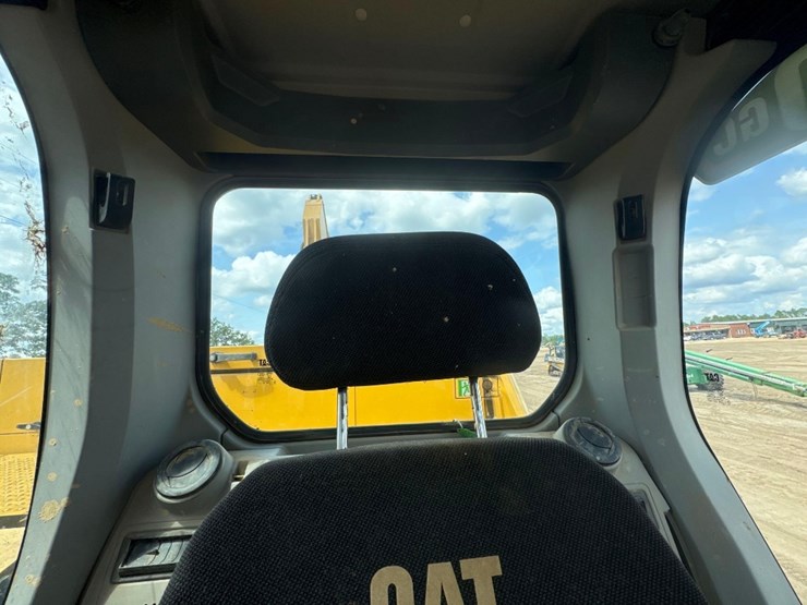 caterpillar-320gc-image-41