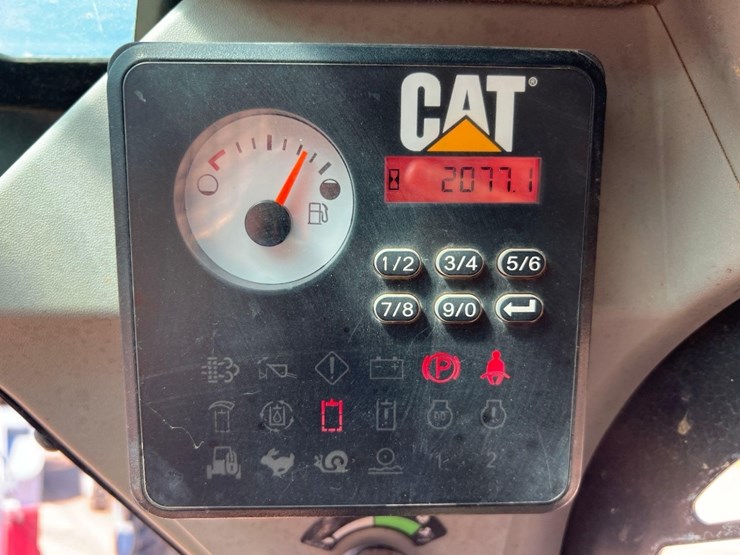 caterpillar-239d-image-33