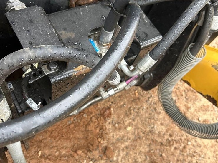 2018-caterpillar-420f2-it-image-9