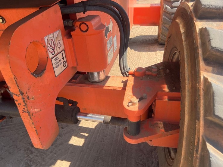 2008-jlg-600s-image-11