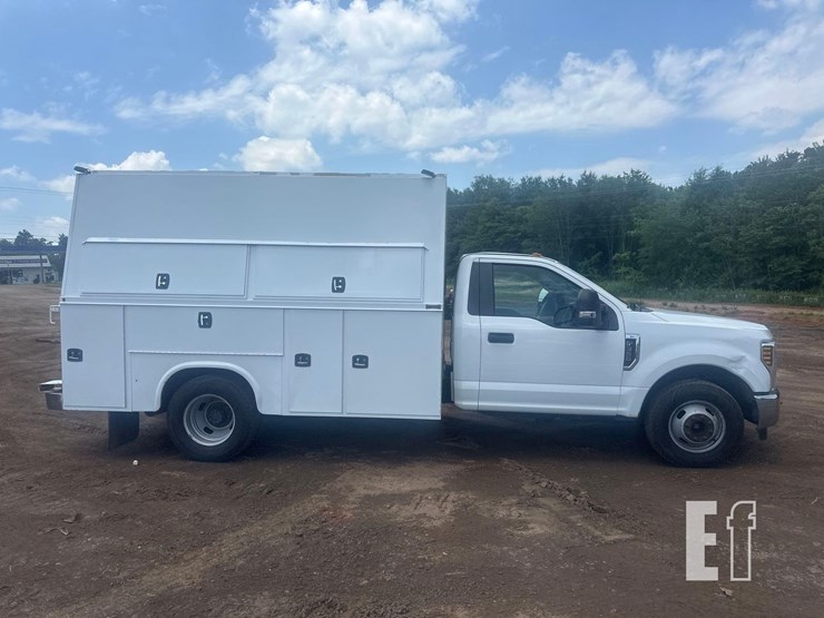 2018-ford-f350-xl-image-2