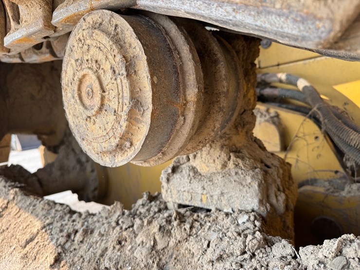 2017-caterpillar-d6n-lgp-image-23