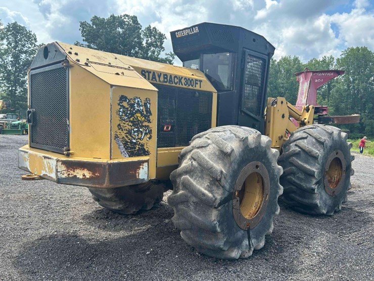caterpillar-573-image-4