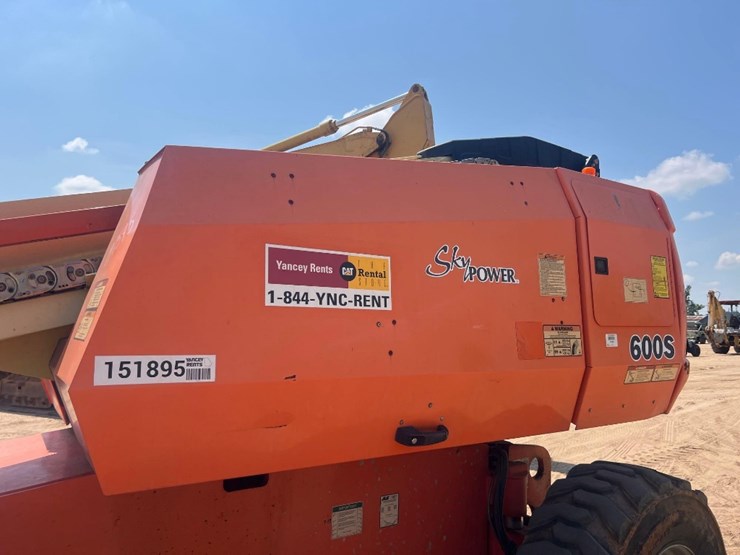 2008-jlg-600s-image-30
