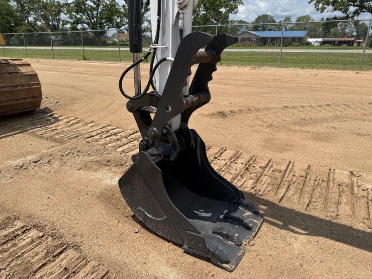 2015-bobcat-e35-image-23