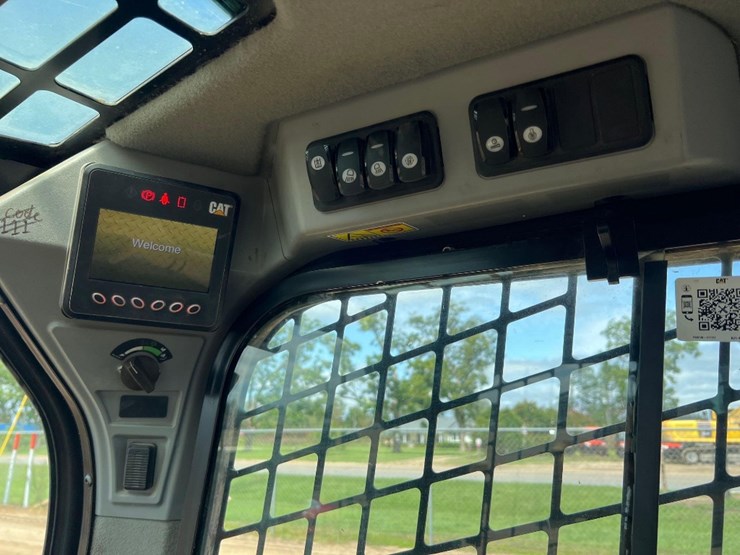 2019-caterpillar-299d2-xhp-image-29