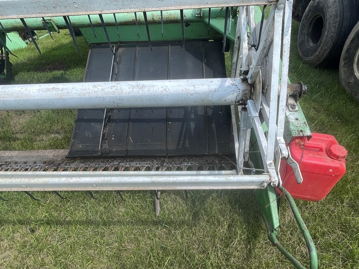 #1061-•-owatonna-260-swather-with-conditioner-image-40