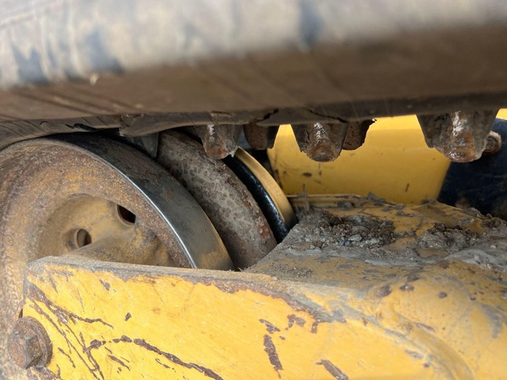 2023-caterpillar-299d3-xe-image-11