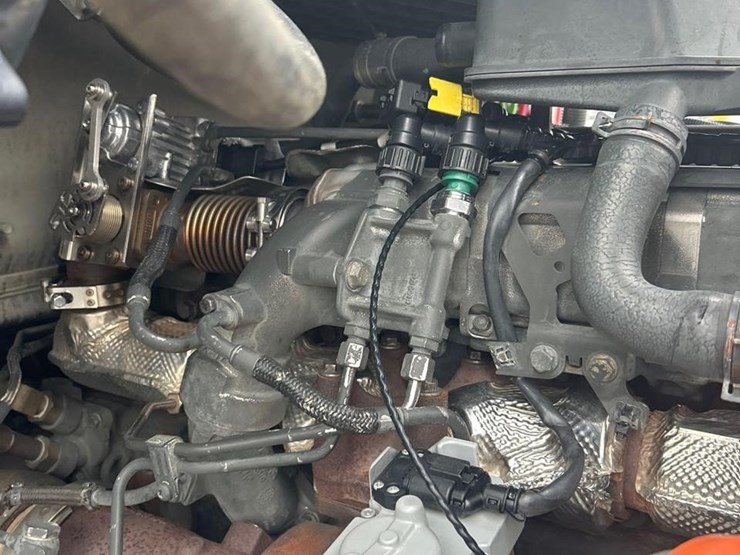 2018-peterbilt-567-image-56