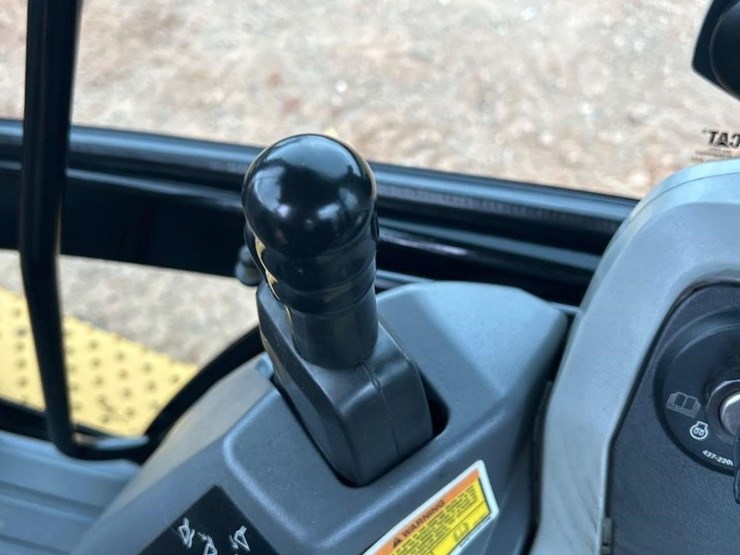 2018-caterpillar-420f2-it-image-54