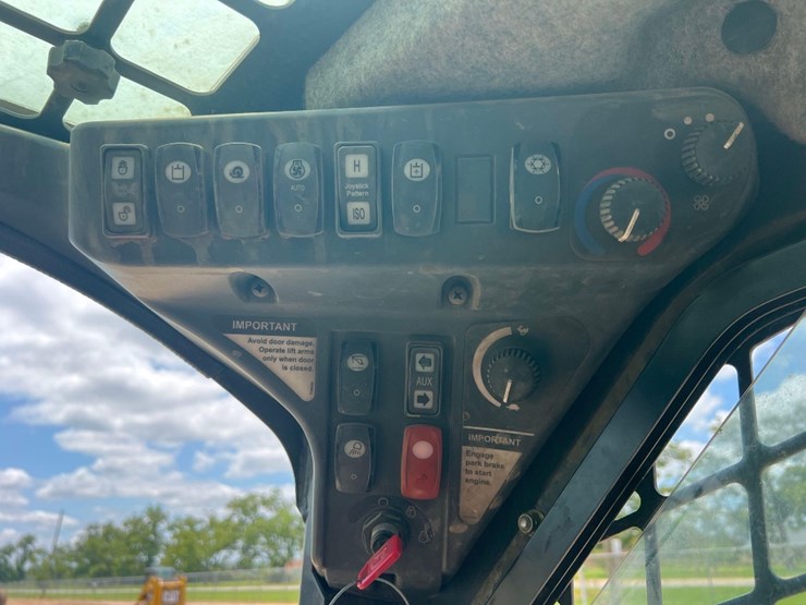 2012-deere-333d-image-27