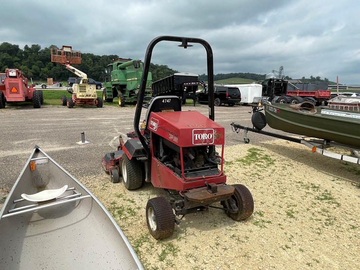 #1075-•-toro-lawn-mower-image-4