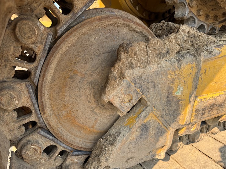 2017-caterpillar-d6n-lgp-image-27