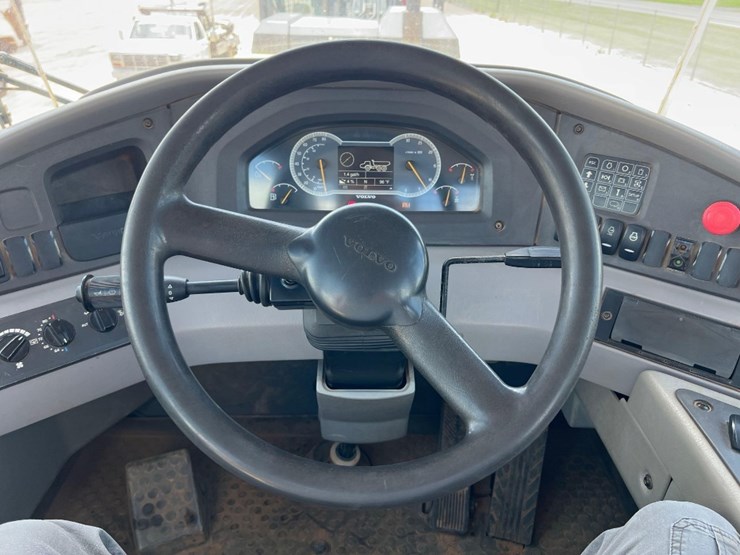 2012-volvo-a40f-image-34