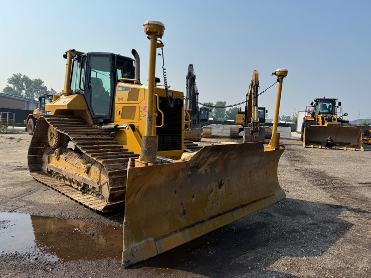 2017-caterpillar-d6n-lgp-image-4