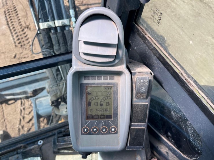 2016-deere-35g-image-35