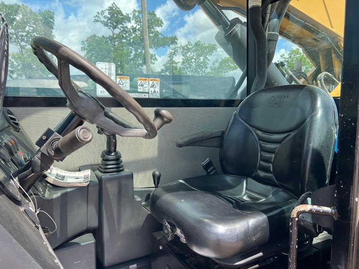 2013-caterpillar-tl943c-image-30