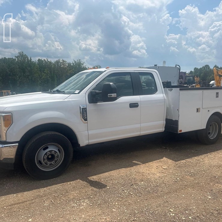 2017 FORD F350 XL