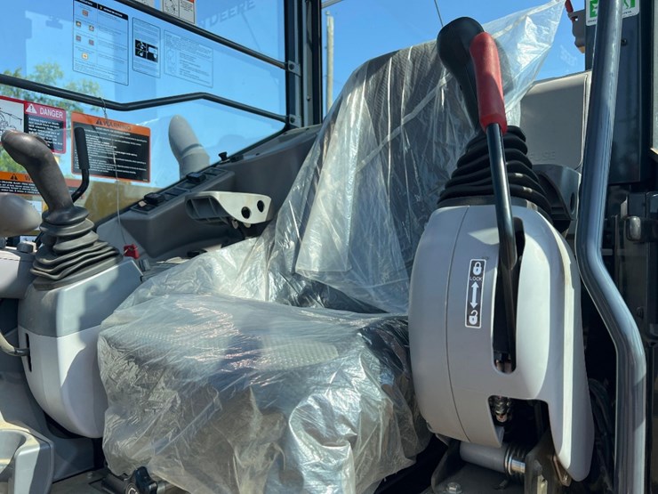 deere-85g-image-31