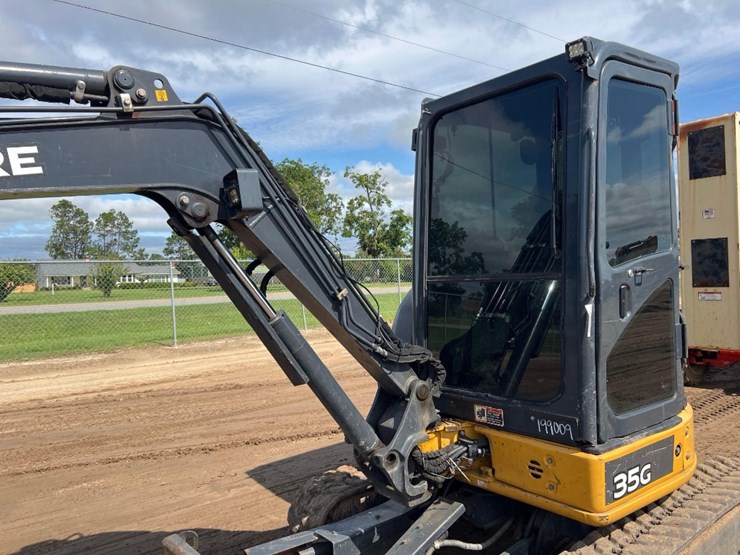 2016-deere-35g-image-22