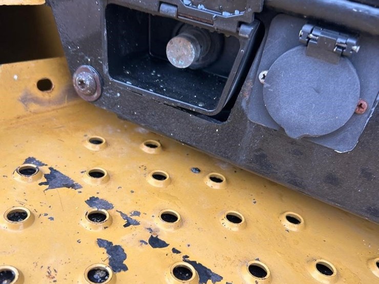 2018-caterpillar-420f2-it-image-18
