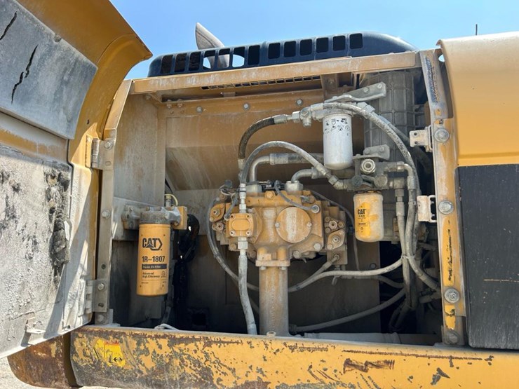 2011-caterpillar-329dl-image-52