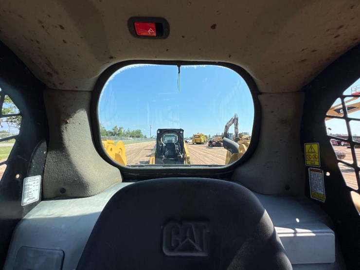 caterpillar-239d-image-31