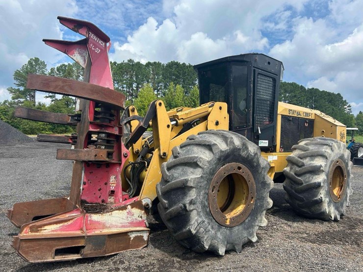 caterpillar-573-image-8