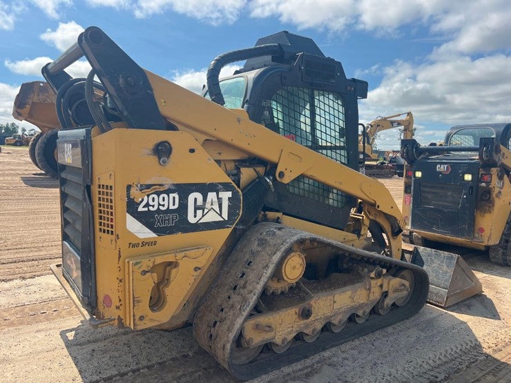 2015-caterpillar-299d-xhp-image-4
