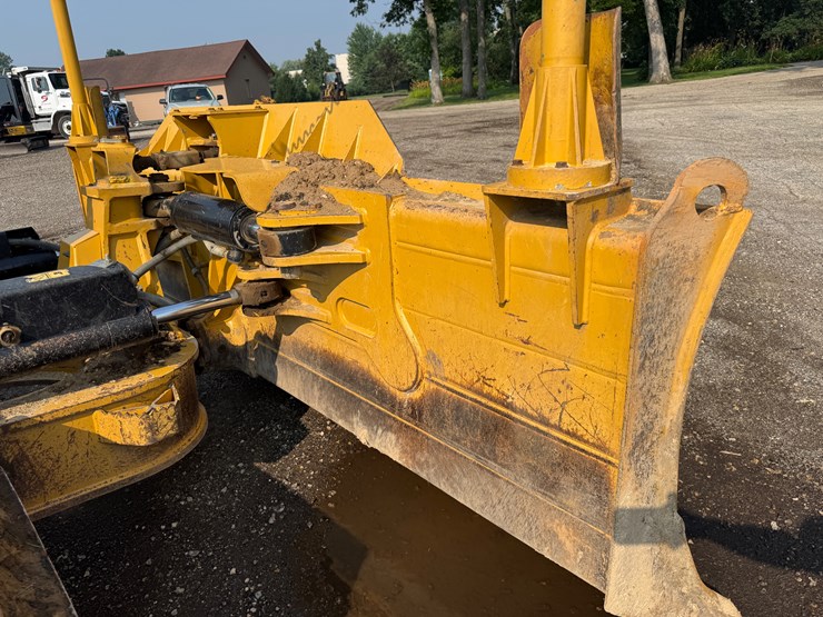 2017-caterpillar-d6n-lgp-image-18