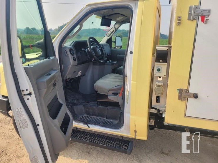 2018-ford-e450-image-17
