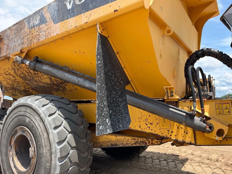 2012-volvo-a40f-image-18