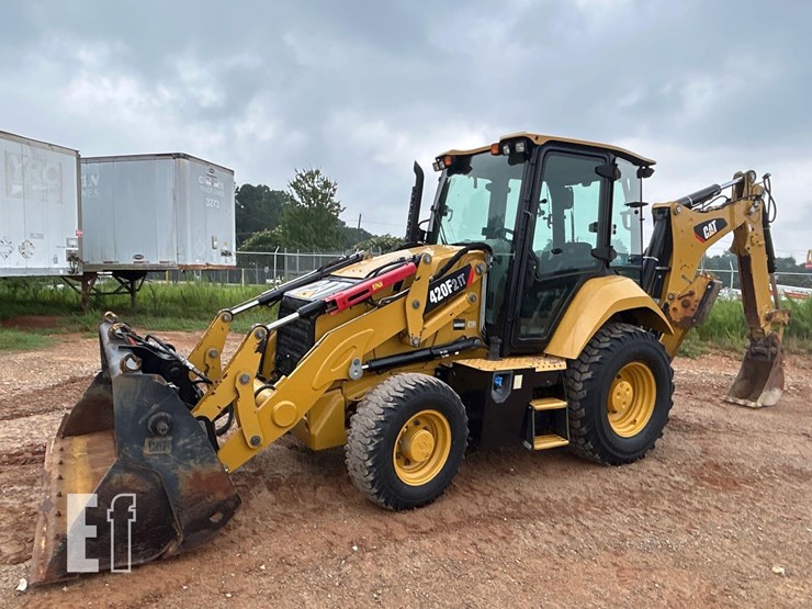 2018-caterpillar-420f2-it-image-1