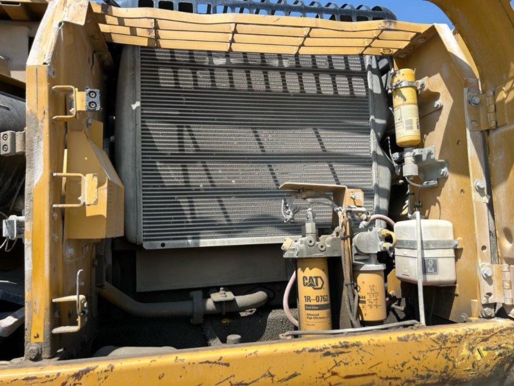 2011-caterpillar-329dl-image-46