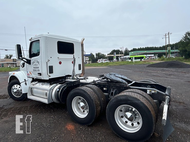 2018-peterbilt-567-image-3
