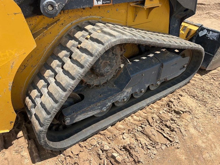 2023-deere-317g-image-19